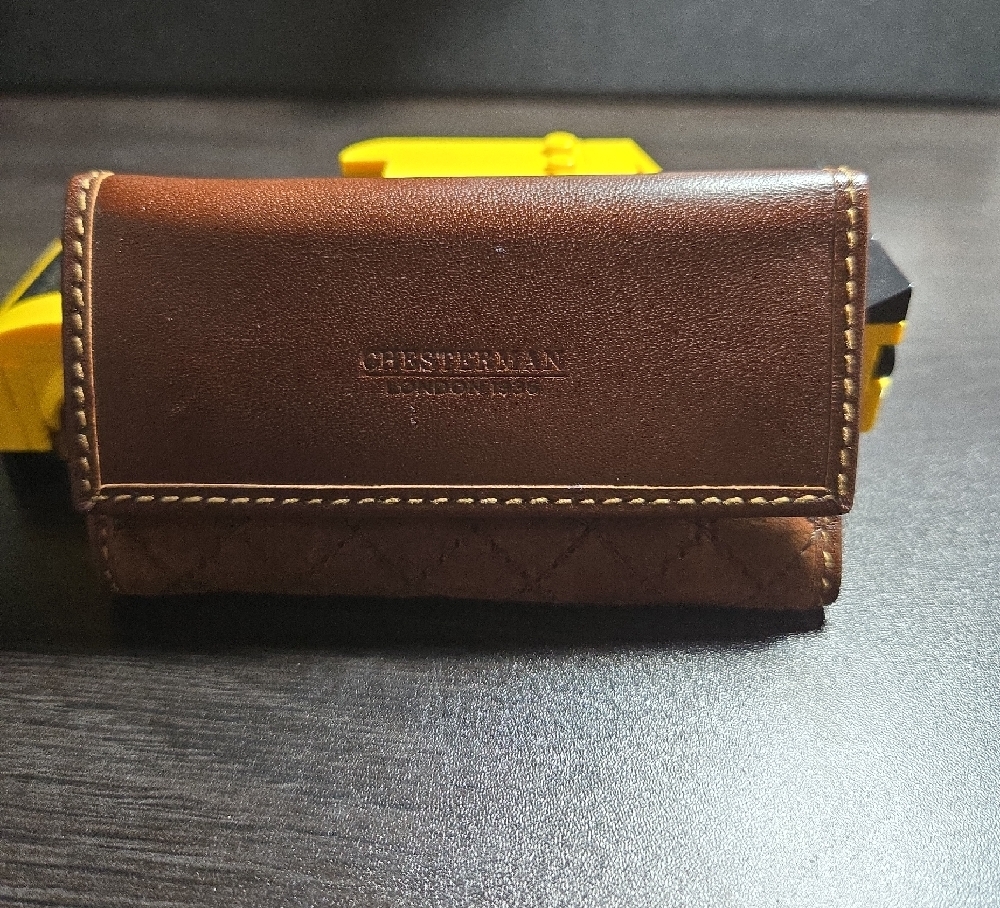 Chesterman London Slim Leather Key Holder Smart Fob Car Key (Dark Brown)